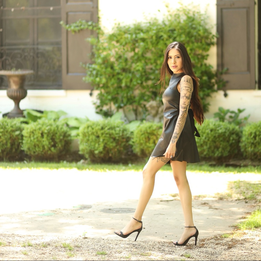 Fall black dress 🍂 - Picture 2 of 3